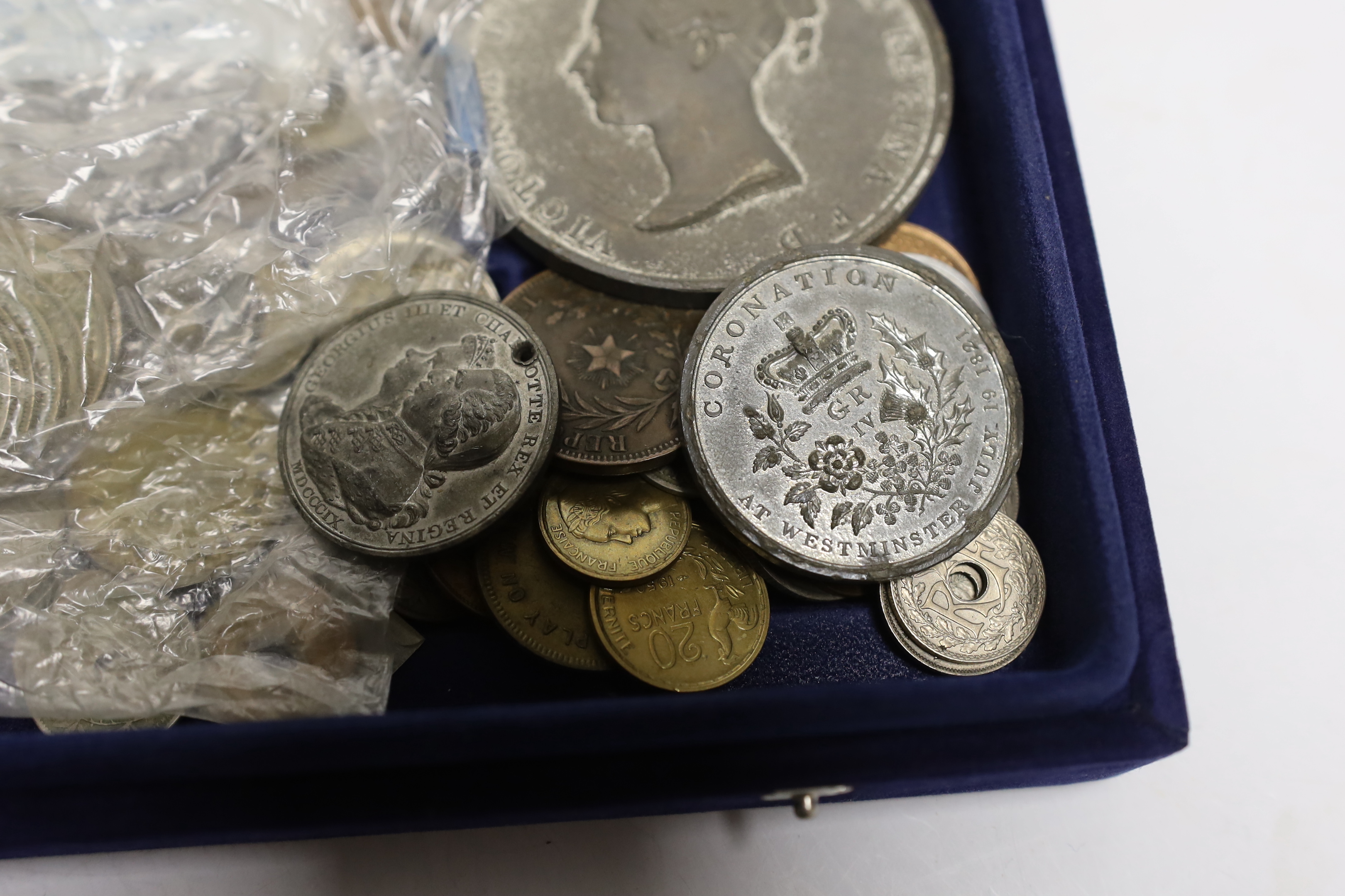 World coins and British commemorative medals, including George IV and Victoria coronation medals, QEII 1953 BUNC year set, 1970 proof coin set, various GVI to QEII half crowns and mix of 18th / 20th century world coins